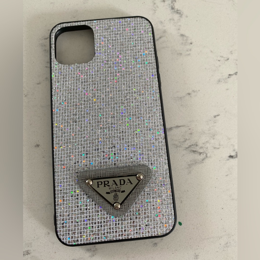 Case I phone 11pro max silver. New